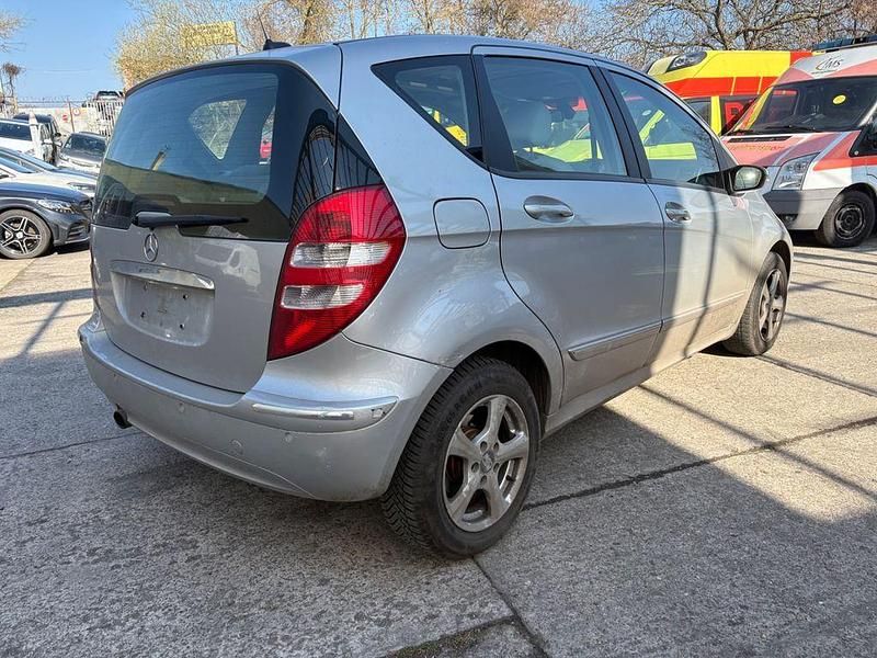 Gebraucht Mercedes A150 95 PS (69 kW) 2005 Silber Limousine