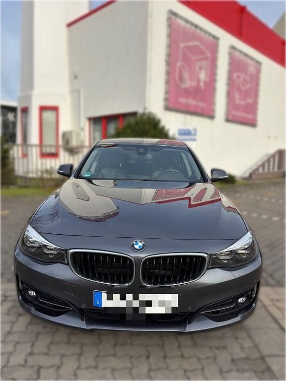 Gebraucht BMW 320 Gran Turismo M Sport 184 PS (135 kW) 2019 Grau Limousine