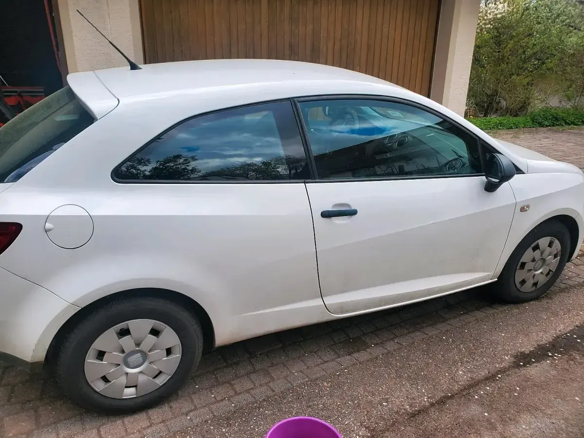 Gebraucht Seat Ibiza 60 PS (44 kW) 2011 Weiß Kleinwagen