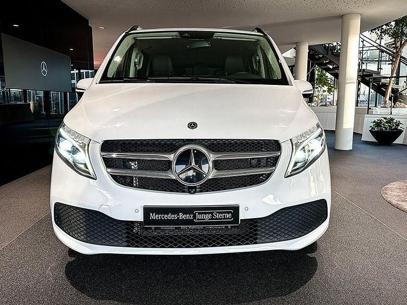 Gebraucht Mercedes V300 238 PS (175 kW) 2020 Weiß Van / Kleinbus