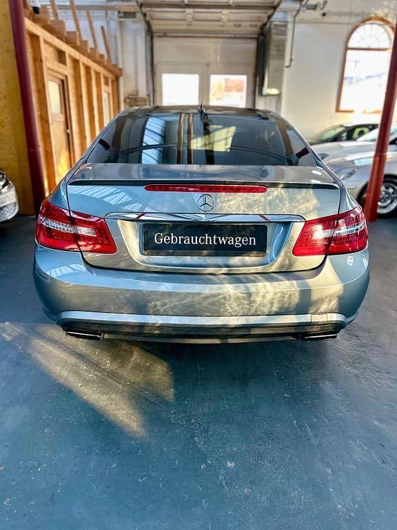 Gebraucht Mercedes E500 AMG line 408 PS (300 kW) 2012 Grau Coupé