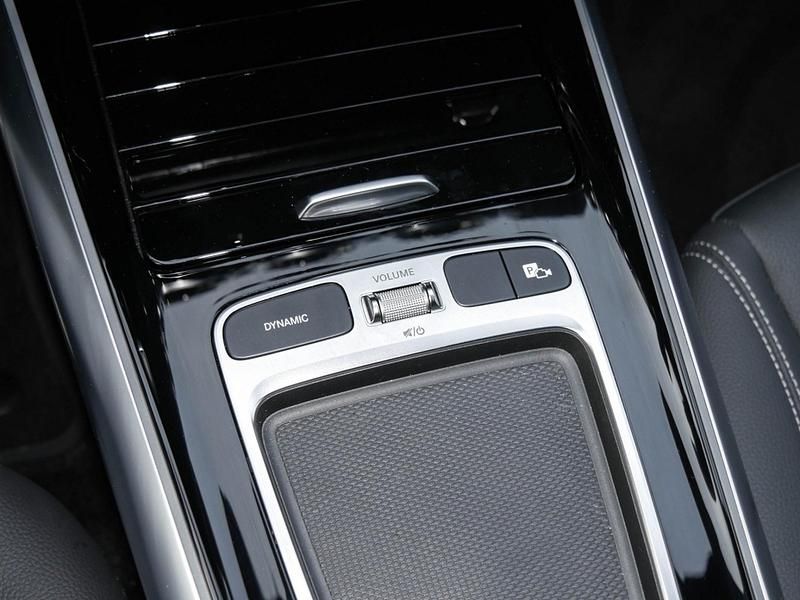 Gebraucht Mercedes EQA300 Progressive 123 kW (168 PS) 2024 Unilack polarweiß SUV