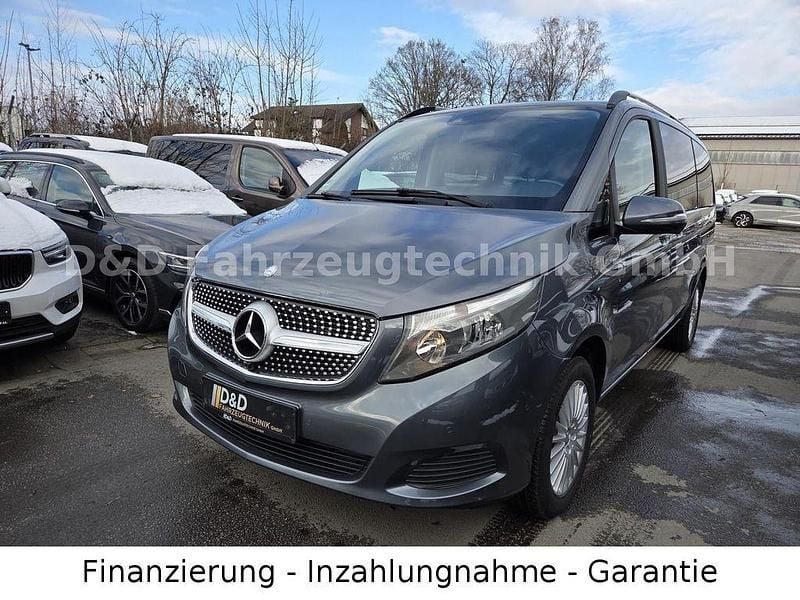 Grau Gebraucht 2015 Mercedes V250 Edition Van / Kleinbus | 28.691 € (Guter Preis) - Bild 1/4