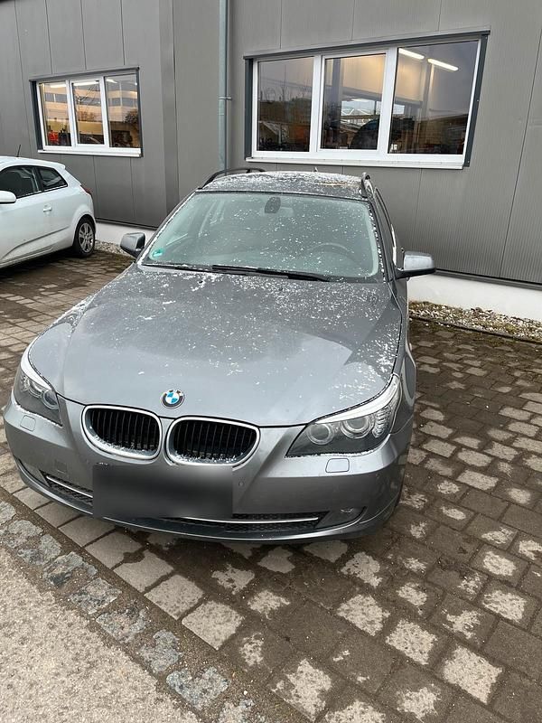 Gebraucht BMW 520 177 PS (130 kW) 2010 Silber Kombi