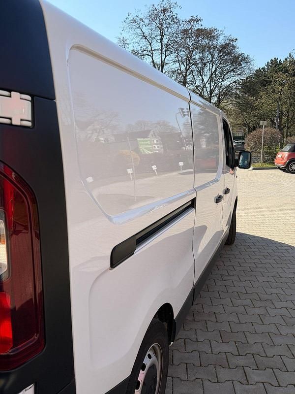 Gebraucht Renault Traffic 120 PS (88 kW) 2021 Weiß Van / Kleinbus