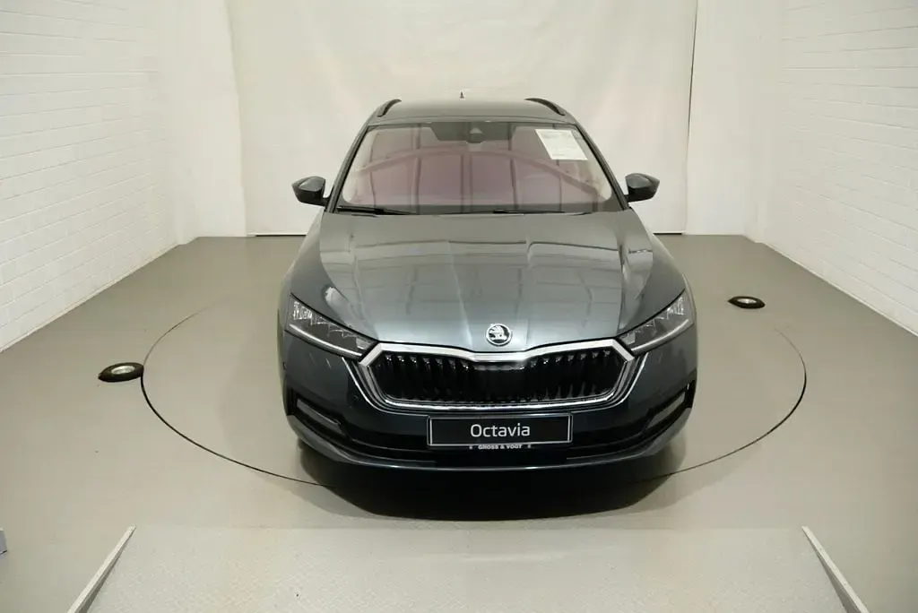 Gebraucht Skoda Octavia Clever 150 PS (110 kW) 2021 Grau Kombi