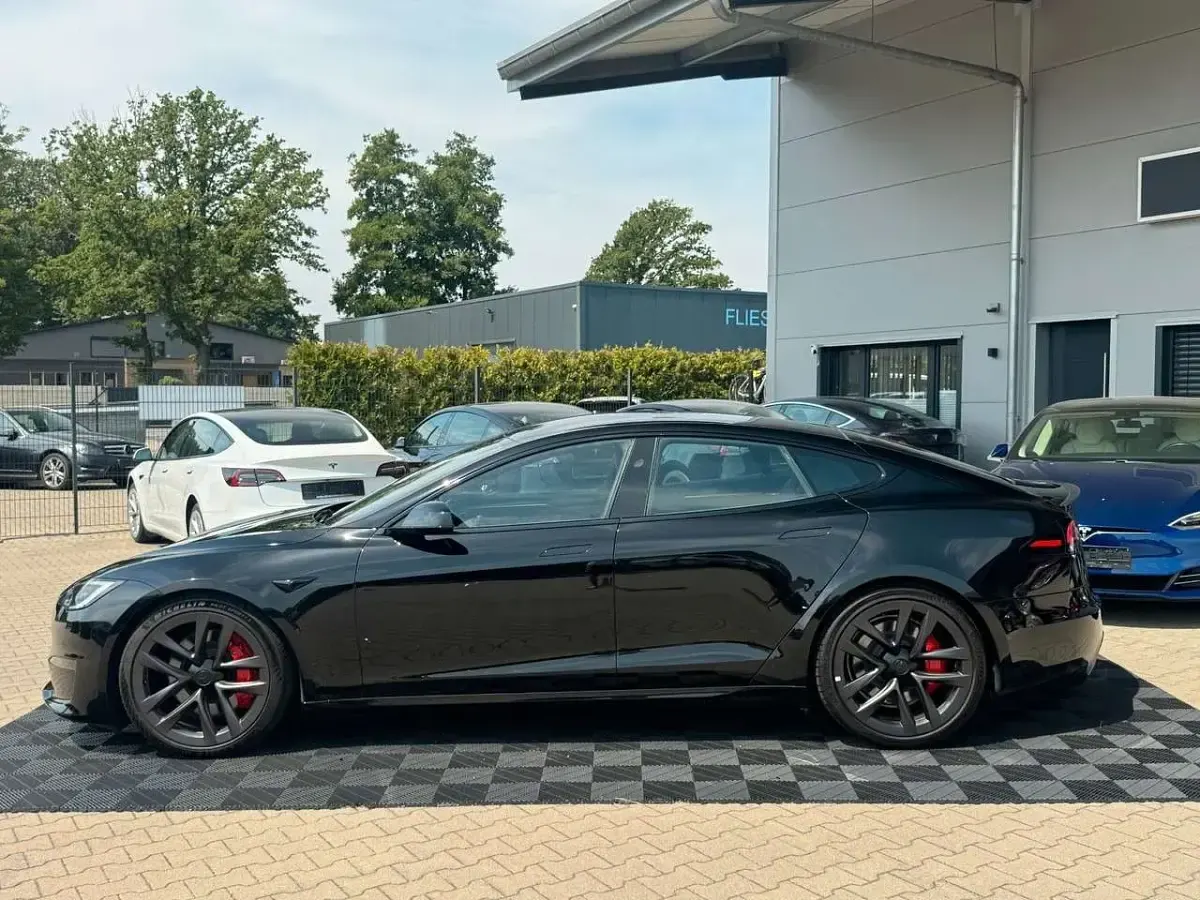 Gebraucht Tesla Model S Plaid 759 kW (1033 PS) 2023 Solid black Kleinwagen