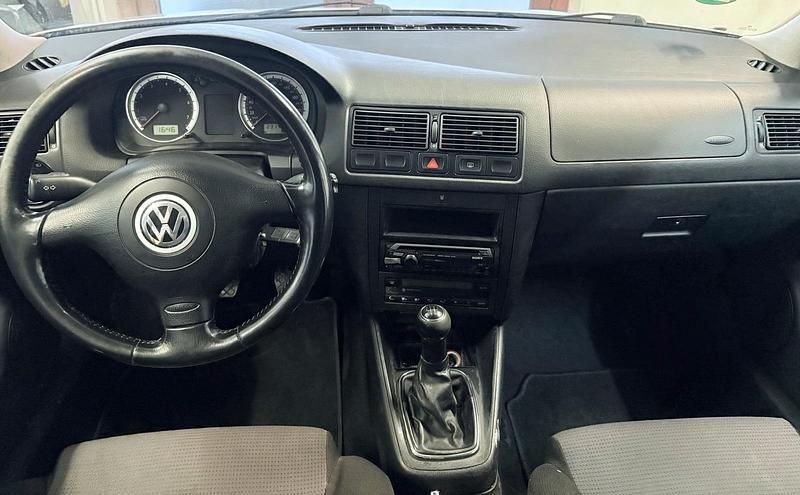 Gebraucht VW Golf IV 105 PS (77 kW) 2002 Silber Kleinwagen