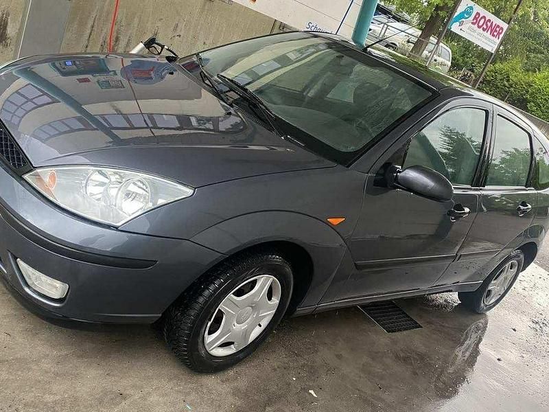 Usata Ford Focus 101 CV (74 kW) 2003 Argento Utilitaria