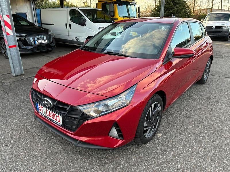 Gebraucht Hyundai i20 Select 101 PS (74 kW) 2021 Rot Kleinwagen