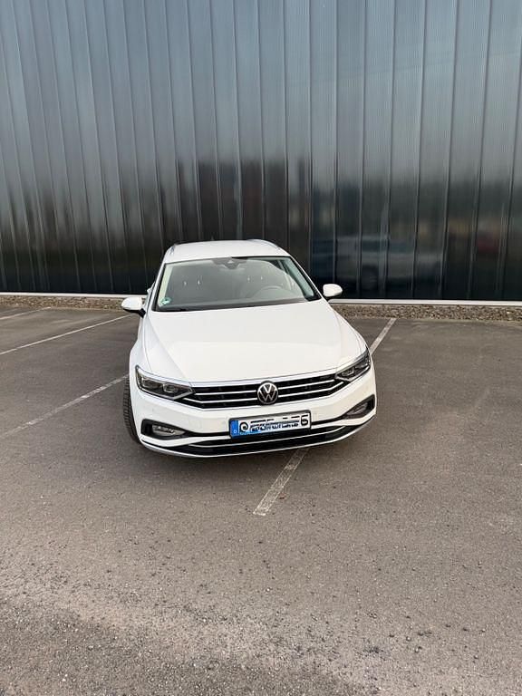 Gebraucht VW Passat Elegance 150 PS (110 kW) 2020 Weiß Kombi