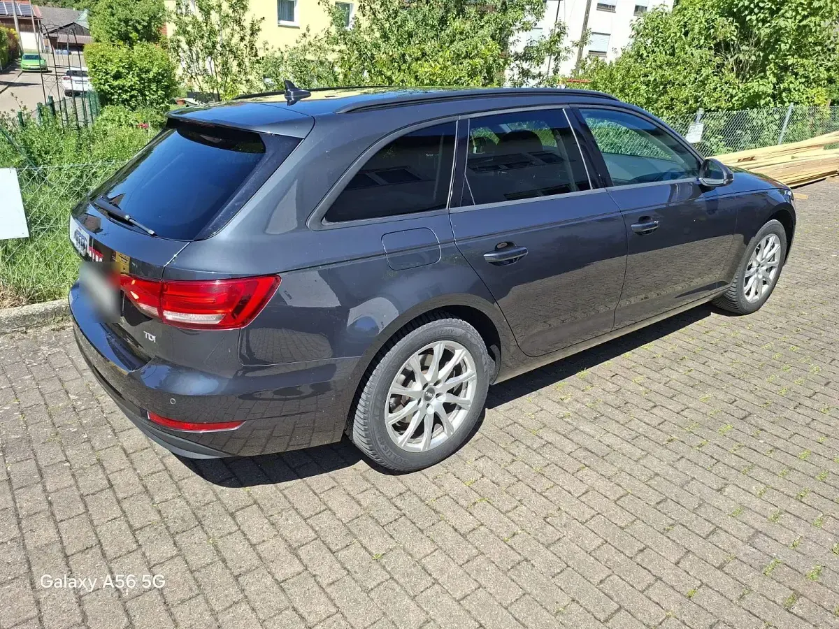 Gebraucht Audi A4 Ambiente 150 PS (110 kW) 2016 Schwarz Kombi