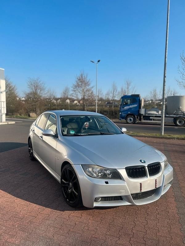 Gebraucht BMW 325 218 PS (160 kW) 2005 Limousine