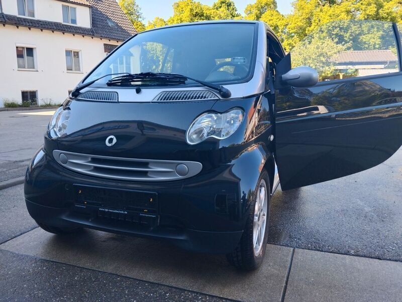 Schwarz Gebraucht 2003 Smart ForTwo Cabrio Pure Cabrio | 1.500 € (Guter Preis) - Bild 1/4