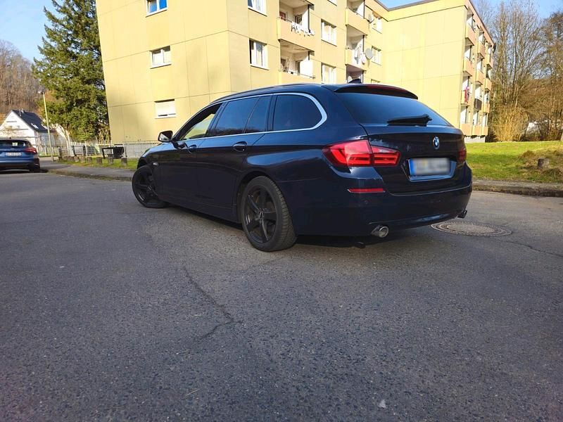 Gebraucht BMW 535 313 PS (230 kW) 2011 Blau Kombi