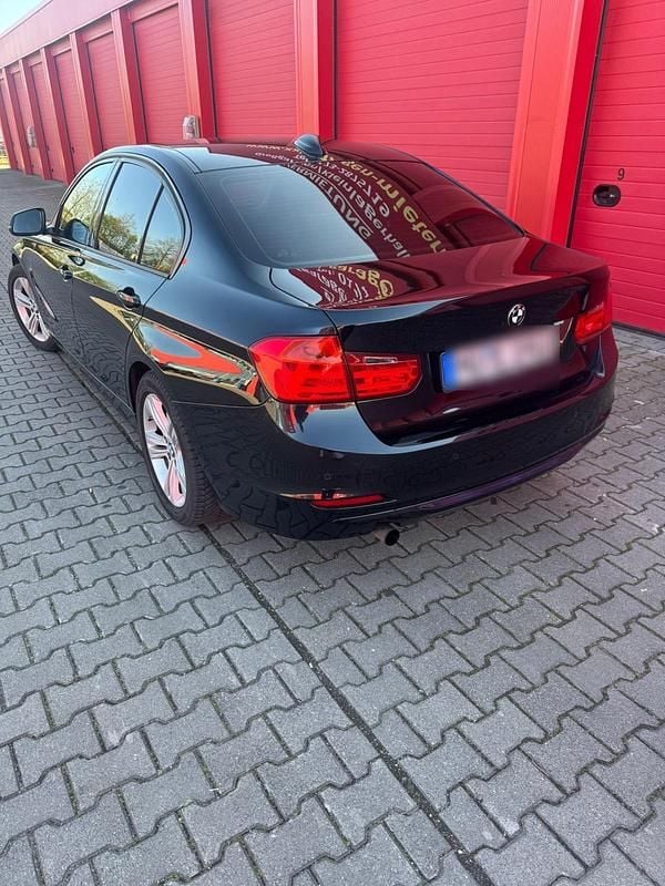 Gebraucht BMW 316 136 PS (100 kW) 2015 Schwarz Limousine
