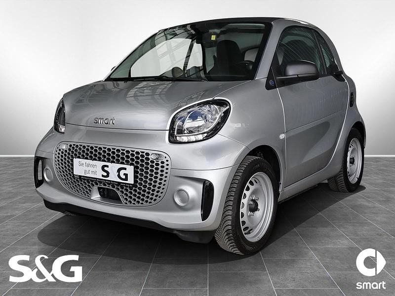 Karosserie in cool silver (metal Gebraucht 2022 Smart ForTwo Electric Drive Limousine | 11.990 € (Fairer Preis) - Bild 1/4