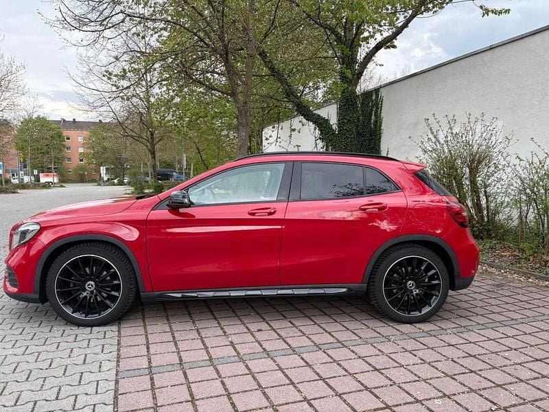 Usata Mercedes GLA200 163 CV (119 kW) 2020 Rosso SUV