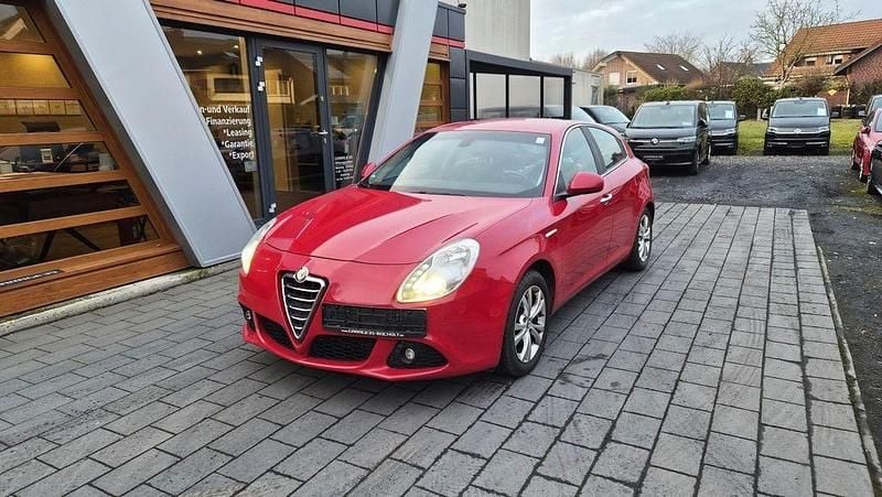 Gebraucht Alfa Romeo Giulietta Turismo 105 PS (77 kW) 2012 Rot Limousine