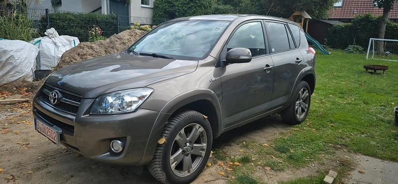 Braun Gebraucht 2010 Toyota RAV4 SUV | 5.700 € (Superpreis) - Bild 1/4