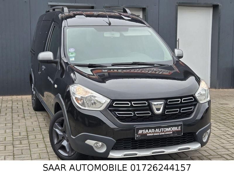 Schwarz Gebraucht 2017 Dacia Dokker Stepway Van | 6.200 € (Superpreis) - Bild 1/4