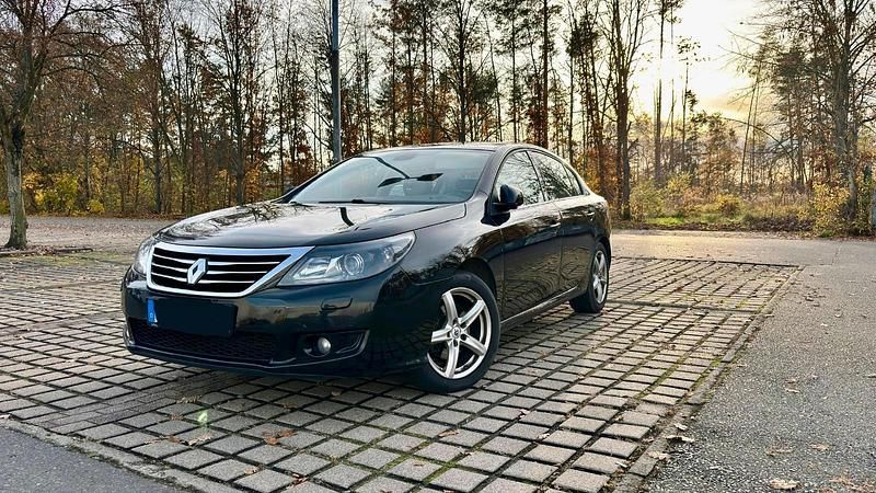 Schwarz Gebraucht 2012 Renault Latitude Initiale Paris Limousine | 4.150 € - Bild 1/4