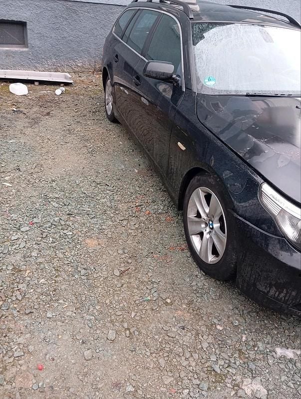 Schwarz Gebraucht 2006 BMW 525 Kombi | 800 € (Superpreis) - Bild 1/4