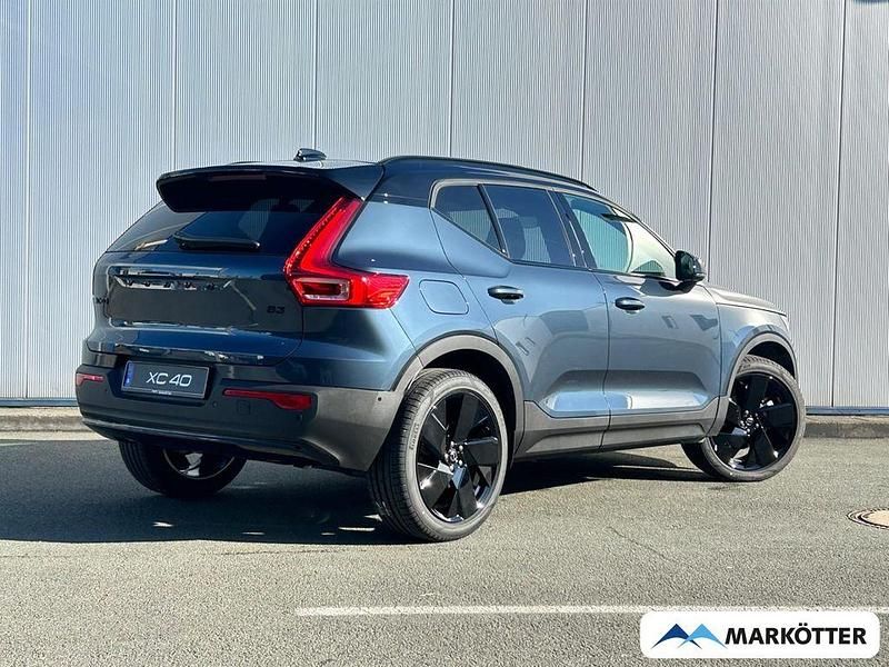 Neu Volvo XC40 Plus 163 PS (119 kW) 2025 Beige SUV