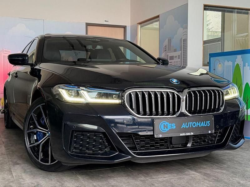 Gebraucht BMW 545e M Sport 394 PS (289 kW) 2022 Schwarz Limousine