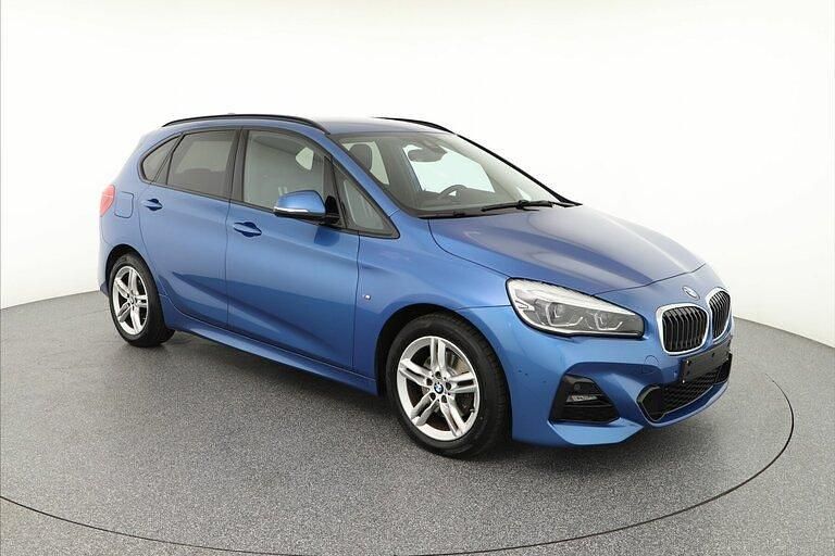 Estorilblau ii Gebraucht 2020 BMW 220 Active Tourer Shadowline Van / Kleinbus | 21.960 € (Fairer Preis) - Bild 1/4