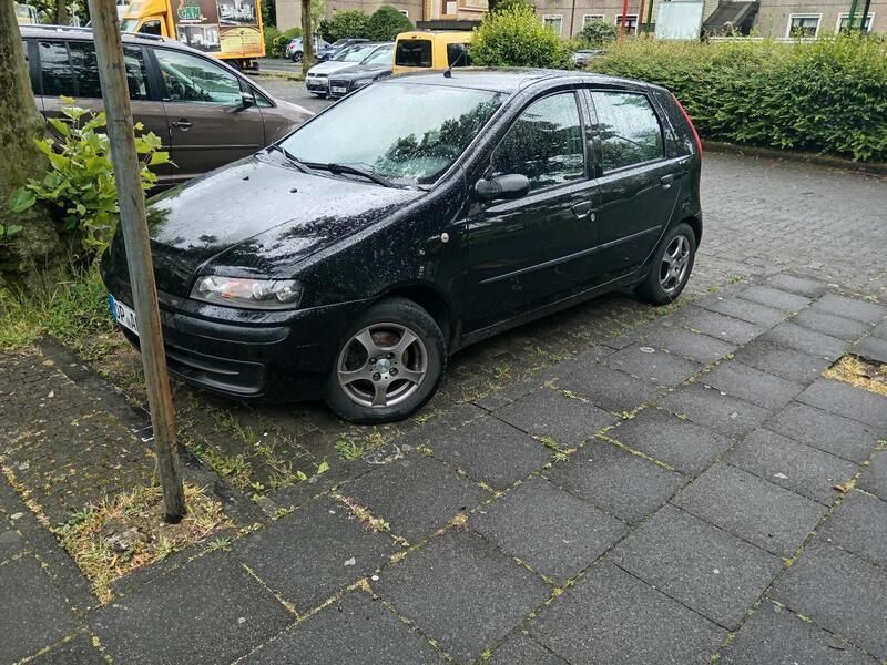 Schwarz Gebraucht 2000 Fiat Punto Kleinwagen | 400 € (Fairer Preis) - Bild 1/4