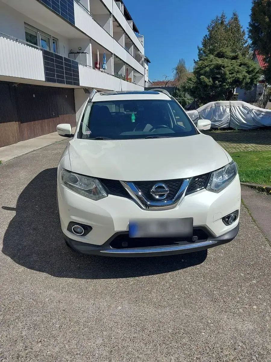 Gebraucht Nissan X-Trail Tekna 131 PS (96 kW) 2015 Weiß SUV