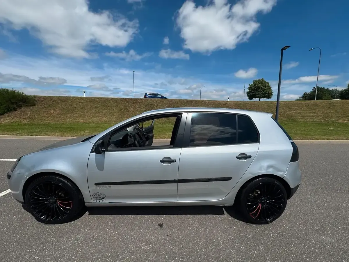 Gebraucht VW Golf V 115 PS (84 kW) 2003 Silber Kleinwagen