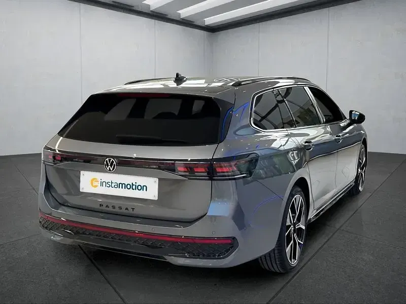 Gebraucht VW Passat 193 PS (141 kW) 2025 Grau Kombi