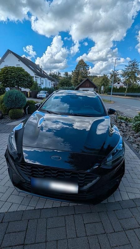 Gebraucht Ford Focus ST-Line 120 PS (88 kW) 2018 Schwarz Kombi