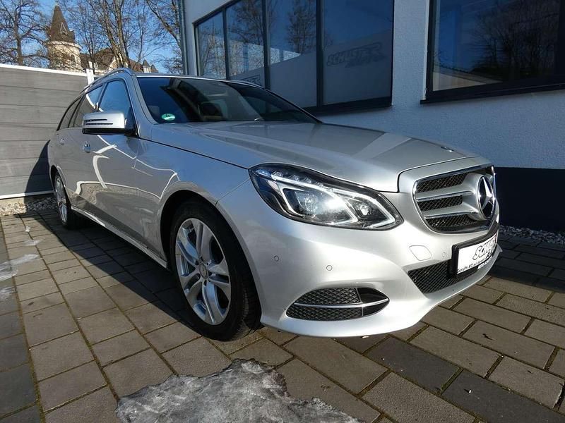 Gebraucht Mercedes E350 258 PS (189 kW) 2016 Iridiumsilber  metalliclack Kombi