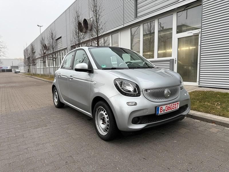 Gebraucht Smart ForFour Passion 90 PS (66 kW) 2015 Silber Kleinwagen