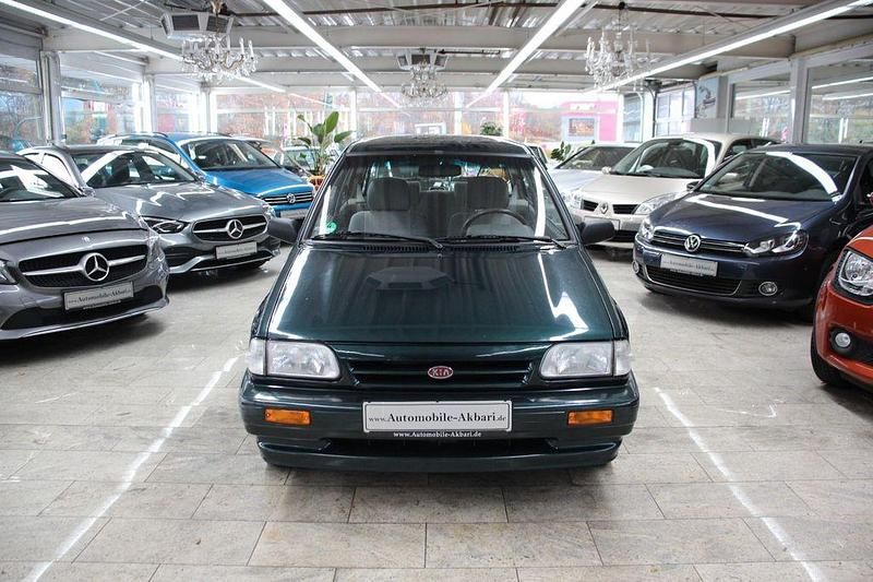 Second-hand Kia Pride 64 CP (47 kW) 2000 Verde Berlinǎ
