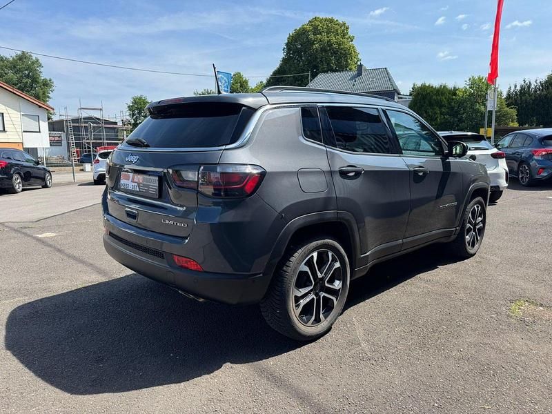 Gebraucht Jeep Compass Limited 150 PS (110 kW) 2022 Graphite grey metallic SUV