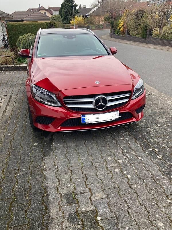 Gebraucht Mercedes C200 184 PS (135 kW) 2020 Rot Kombi