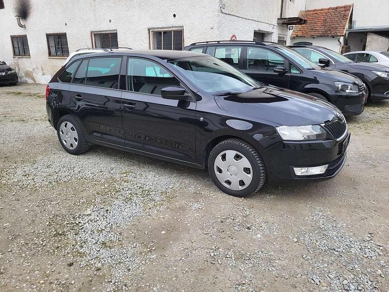Gebraucht Skoda Rapid Ambition 105 PS (77 kW) 2014 Schwarzmagic perleffekt Kleinwagen
