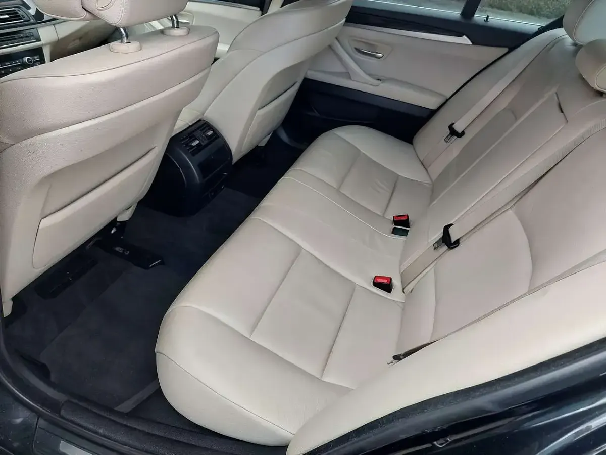 Gebraucht BMW 528 258 PS (189 kW) 2010 Schwarz Limousine