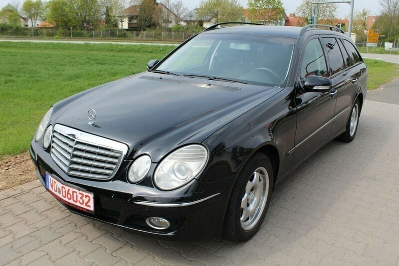 Gebraucht Mercedes E280 Elegance 190 PS (139 kW) 2007 Schwarz metallic Kombi