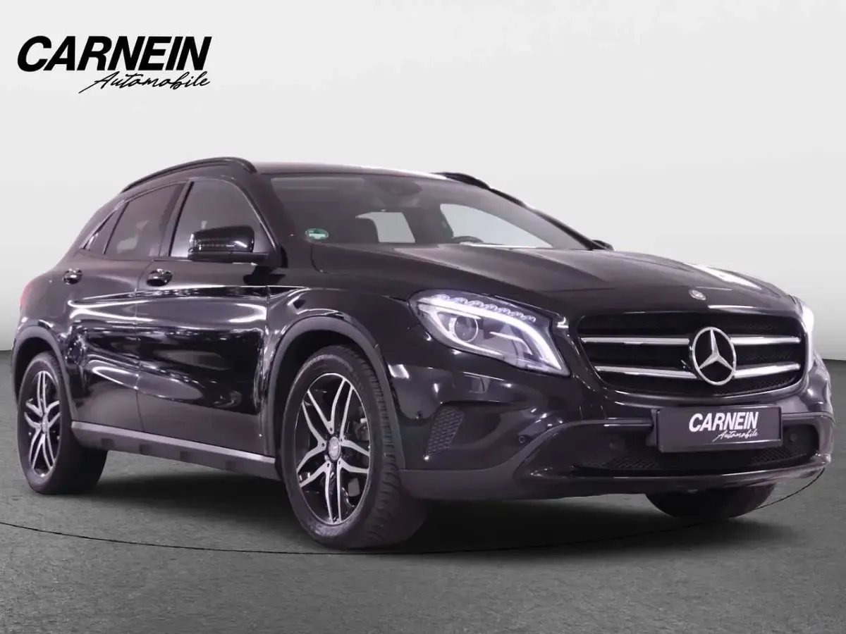Gebraucht Mercedes GLA250 211 PS (155 kW) 2014 Kosmosschwarz SUV