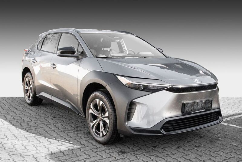 Silber Gebraucht 2022 Toyota bZ4X Comfort SUV | 31.900 € (Guter Preis) - Bild 1/4