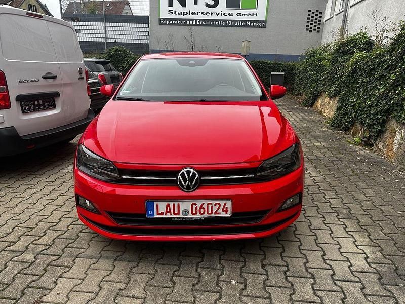 Rot Gebraucht 2021 VW Polo United Limousine | 13.900 € (Guter Preis) - Bild 1/4