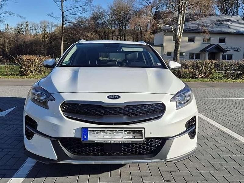 Weiß Gebraucht 2020 Kia XCeed Spirit SUV | 15.790 € (Guter Preis) - Bild 1/4