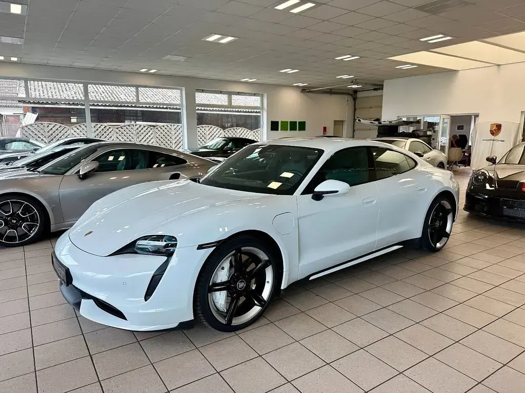 Gebraucht Porsche Taycan Turbo 500 kW (680 PS) 2020 Carraraweiss Limousine