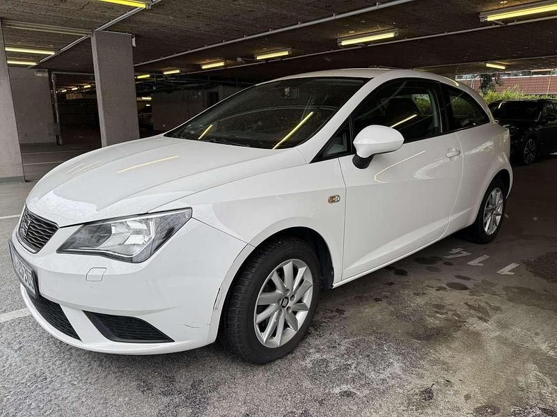Weiß Gebraucht 2014 Seat Ibiza SC Reference Kleinwagen | 7.790 € (Teuer) - Bild 1/4