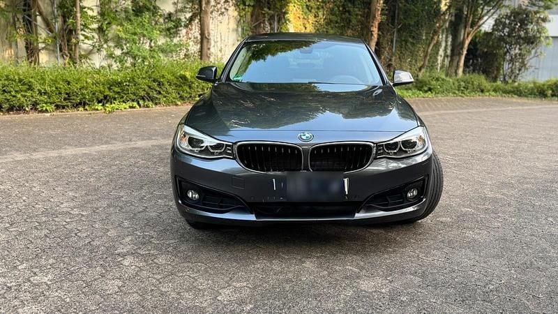 Grau Gebraucht 2016 BMW 320 Gran Turismo Limousine | 17.999 € (Etwas zu teuer) - Bild 1/4